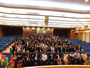 1. 103年7月29日亞太城市台灣青年高峰會與會貴賓與青年學生合影